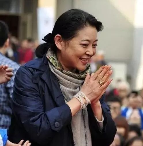 倪萍移民美国了吗?