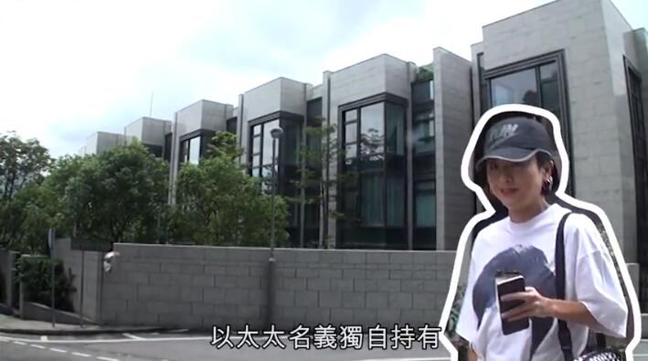 陈奕迅打扮新潮开二手车现身,粉色头巾好另类,过亿物业老婆持有