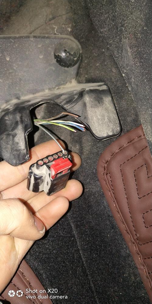 大众车油门踏板线束怎么拆