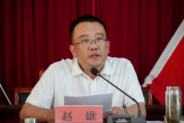 赵雄到曲江镇讲专题党课