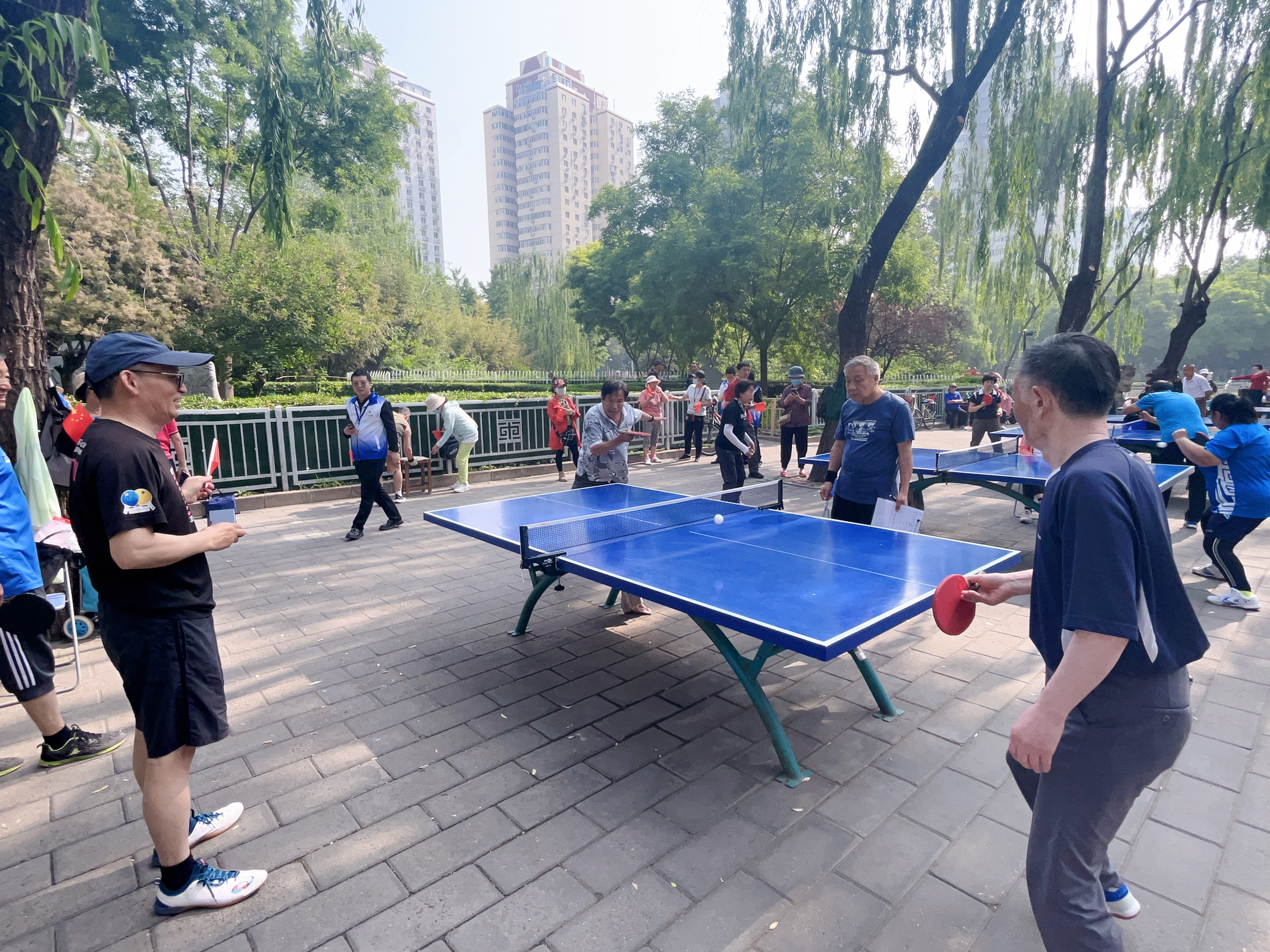 老有所乐,"乒"出精彩,这个社区为居民举办乒乓球友谊赛