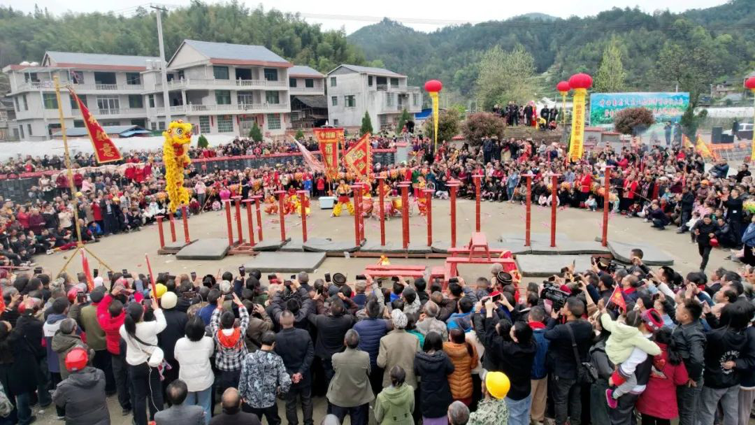 湖南绥宁东山村举办回故乡建家乡暨民族团结联谊活动