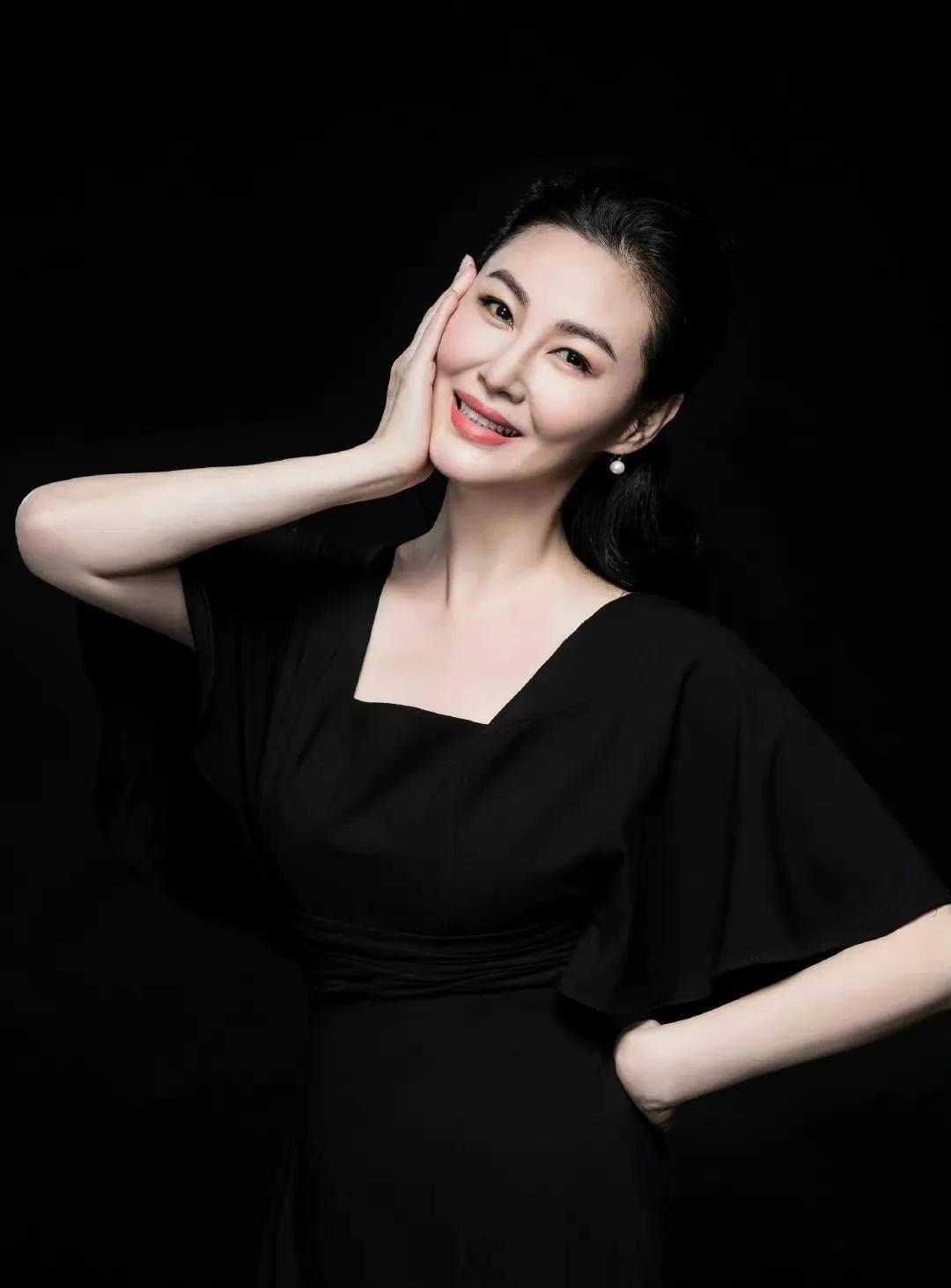 王思懿:从闪婚到闪离,她的现状如何?