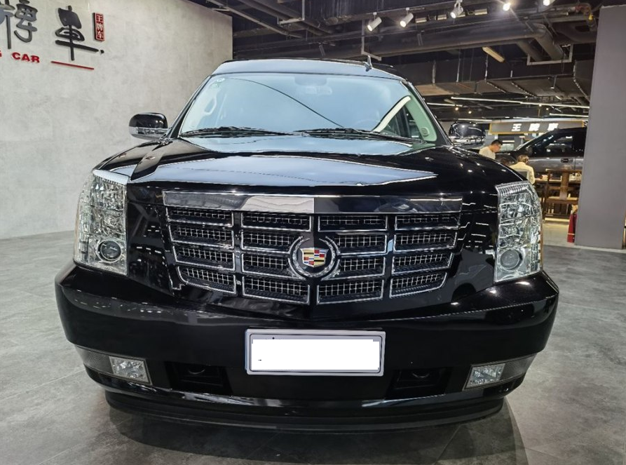 实拍凯迪拉克防弹车,运钞车级别,双层车体可以抵御手雷