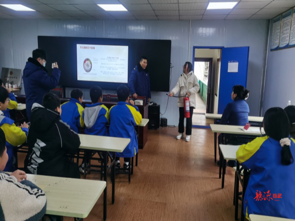 临武县消防救援大队"消防开学第一课"走进临武四中