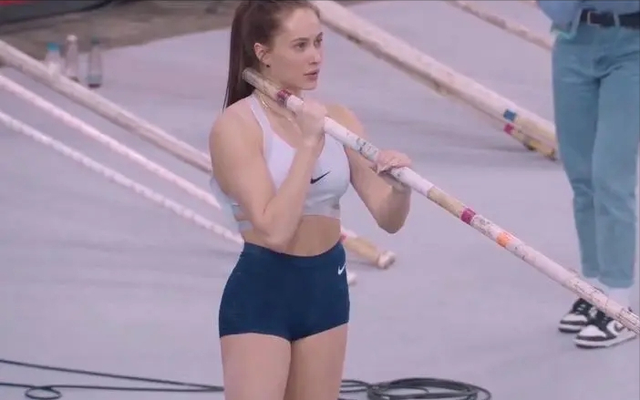 波琳娜诺罗兹:俄罗斯撑杆跳女神,俄罗斯小有名气的体育明星