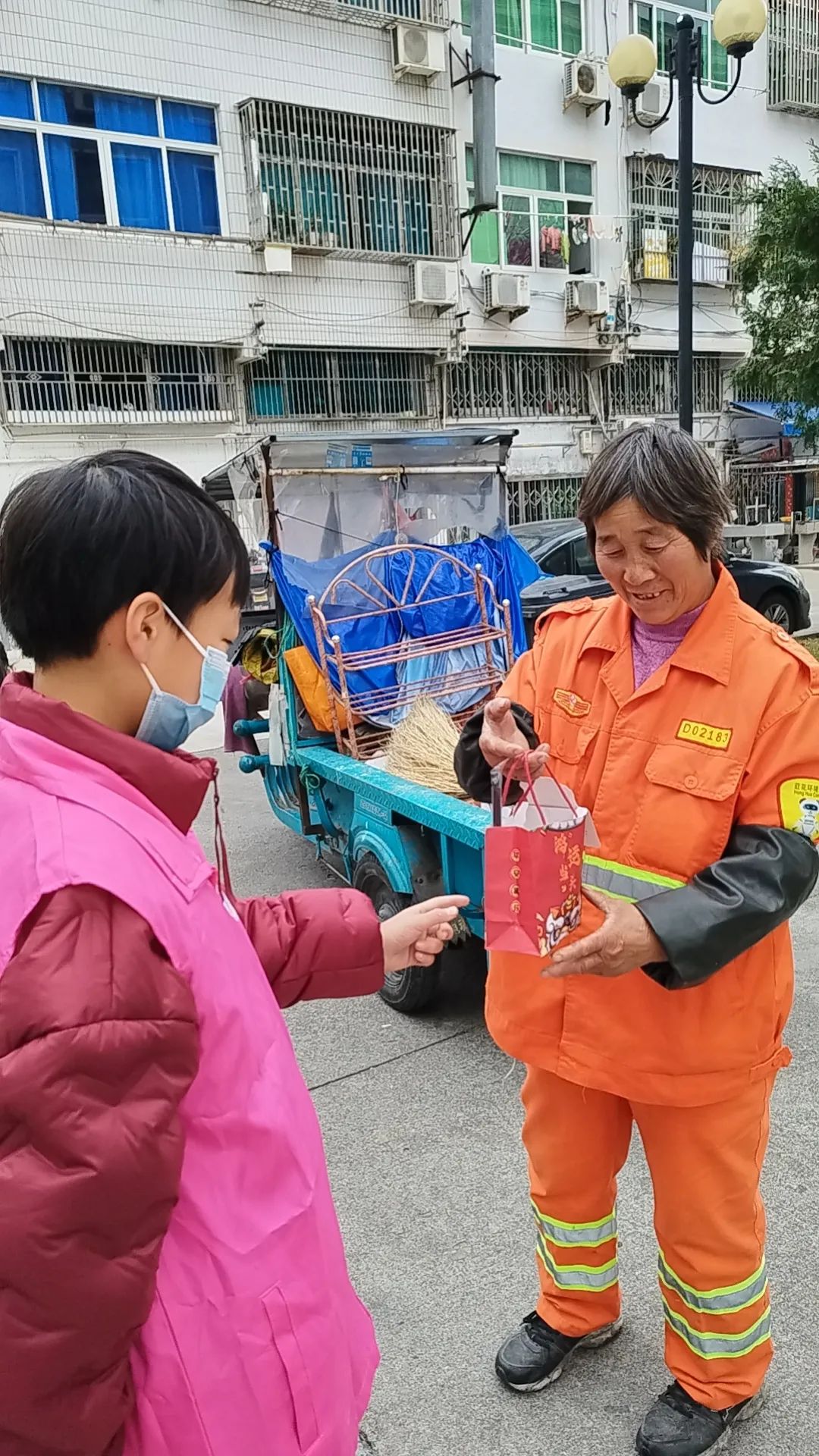 冬日送暖 | 路桥这个妇儿驿站的"煮奶茶 送温暖"活动开展得热火朝天