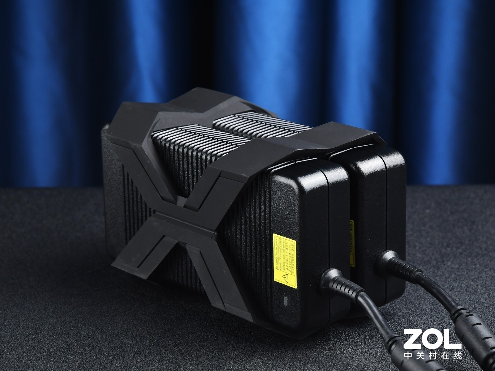 售价超3万元的掠夺者战斧700长什么样?