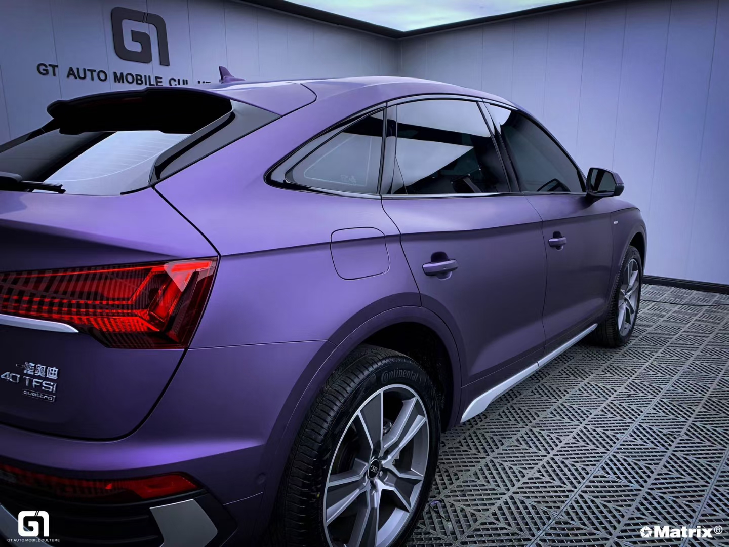 奥迪q5sportback矩阵改色膜超哑深厘紫,奢华尽显