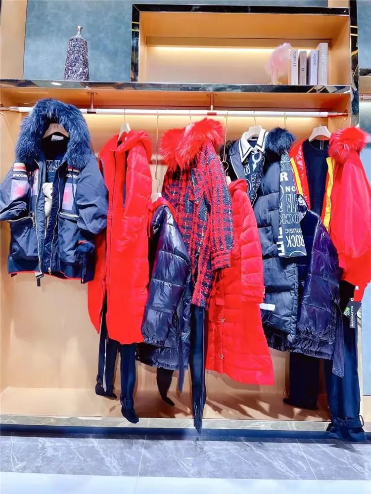 maxmartin(玛玛绨)源于欧洲时尚文化,塑造时尚,高雅,悠闲的设计风格