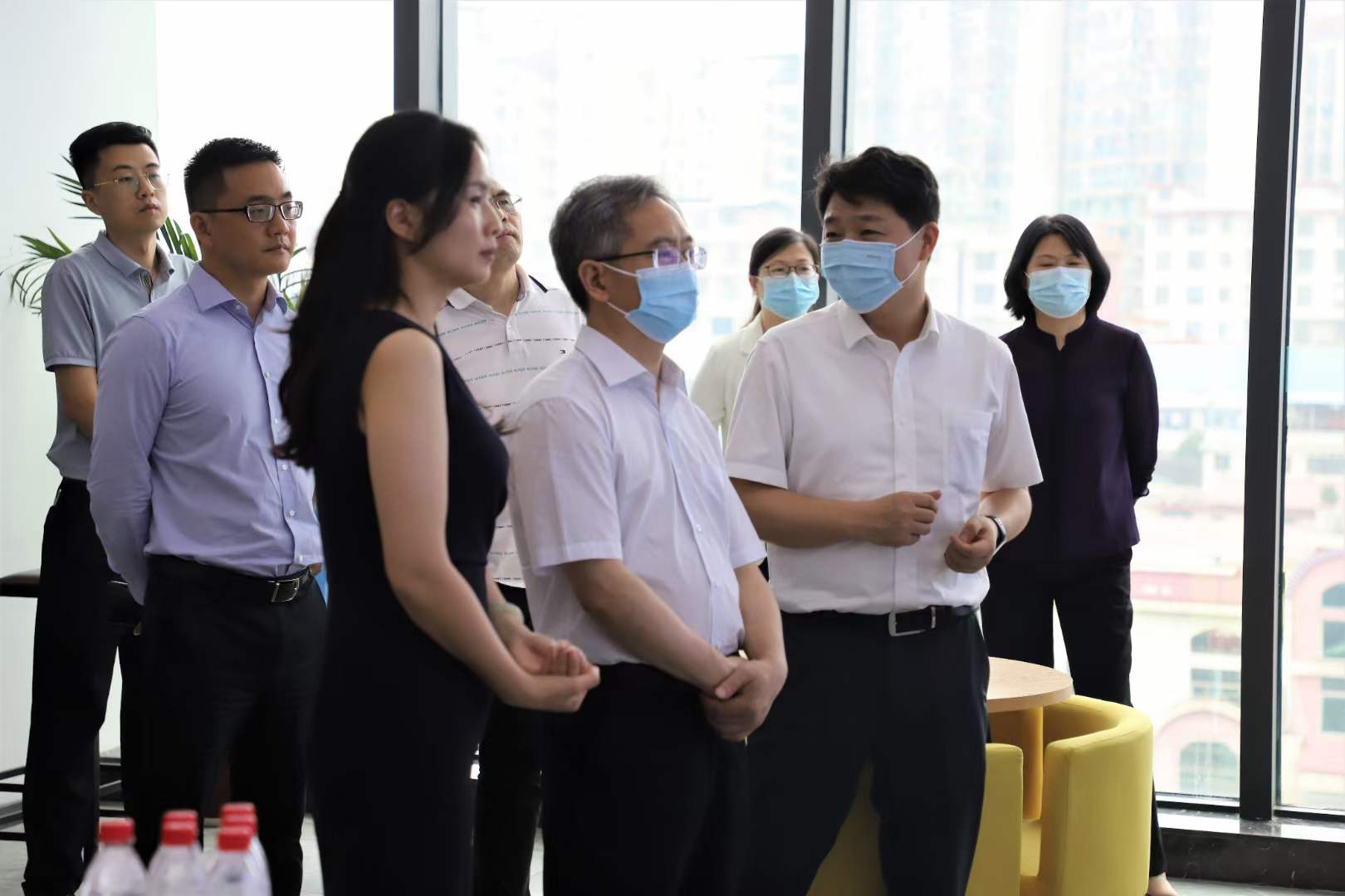 湖南省科技厅厅长李志坚参观考察中芯微科就诊码系统