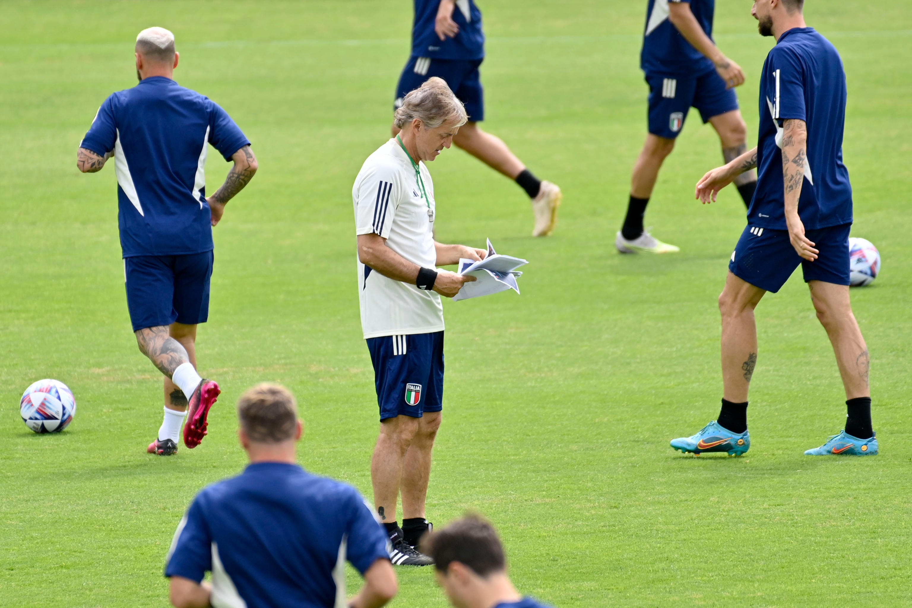 欧国联卫冕冠军备战：雄心勃勃瞄准双冠的简单介绍