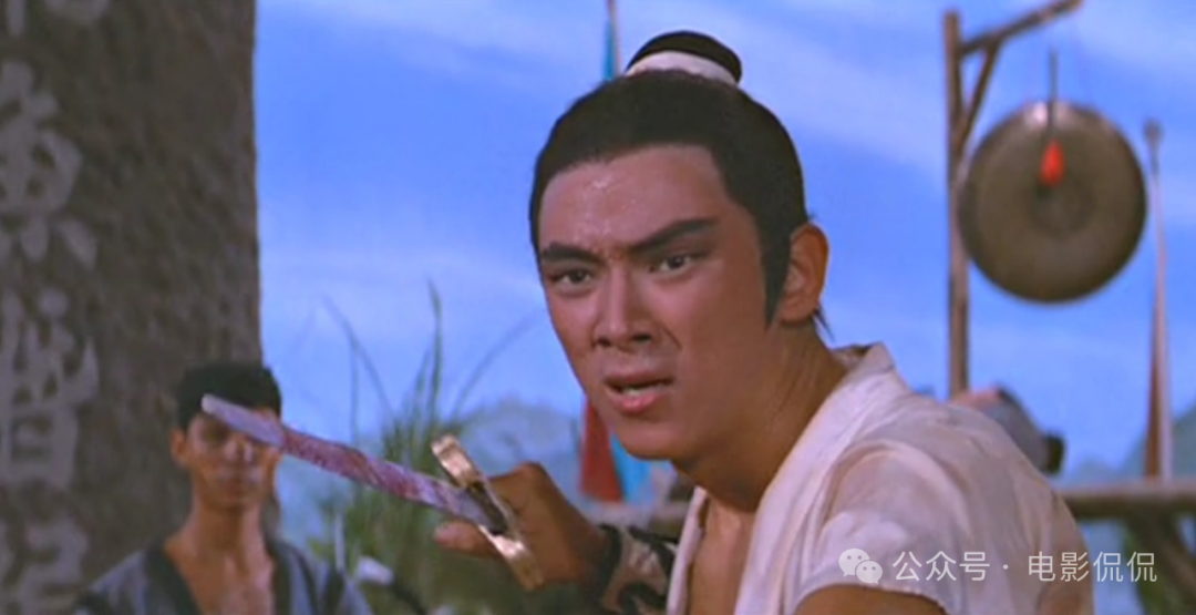 因为《武侠》中的教主角色实在是光辉璀璨,于是便去找王羽早年的电影