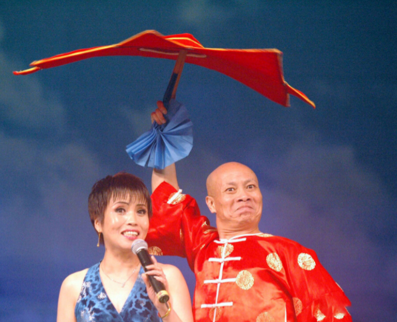 翟波曾比肩赵本山,车祸失忆只记得老婆和二人转,如今销声匿迹了