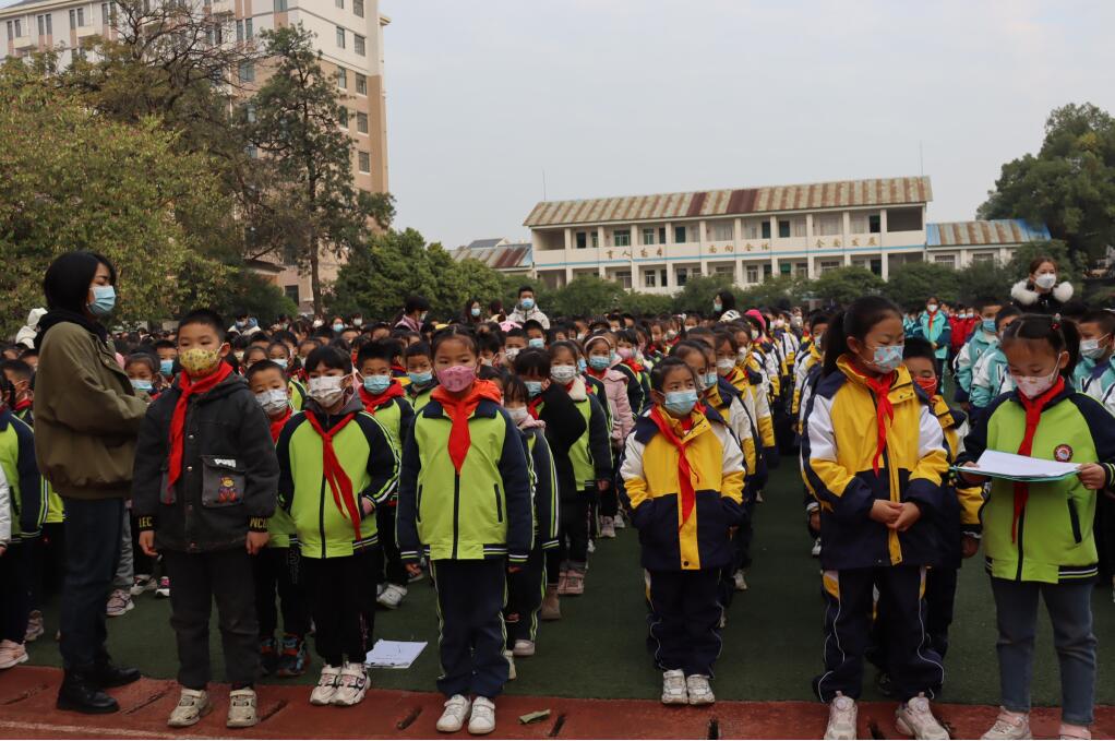 分一分环境美十分——桂林市胜利小学举行垃圾分类知识竞赛