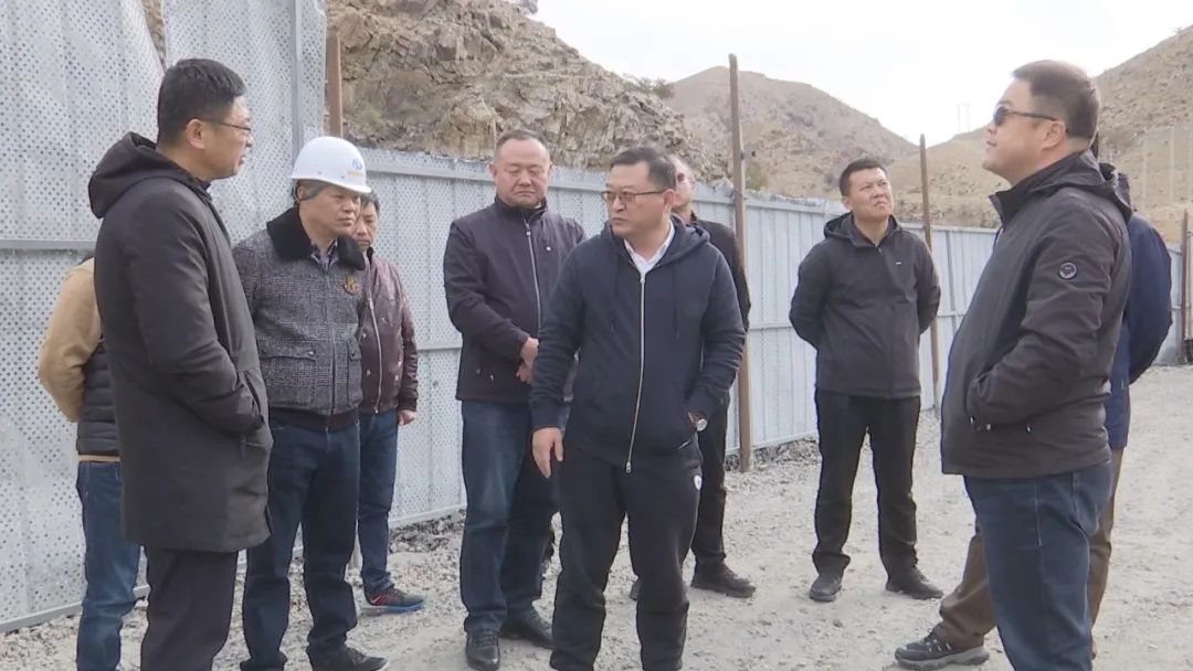 陈功明调研督导乌拉特前旗矿山治理工作