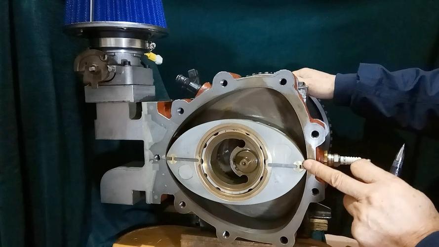 有三冲程发动机吗