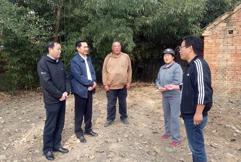 市政协主席许广斌赴联系乡镇走访脱贫攻坚工作