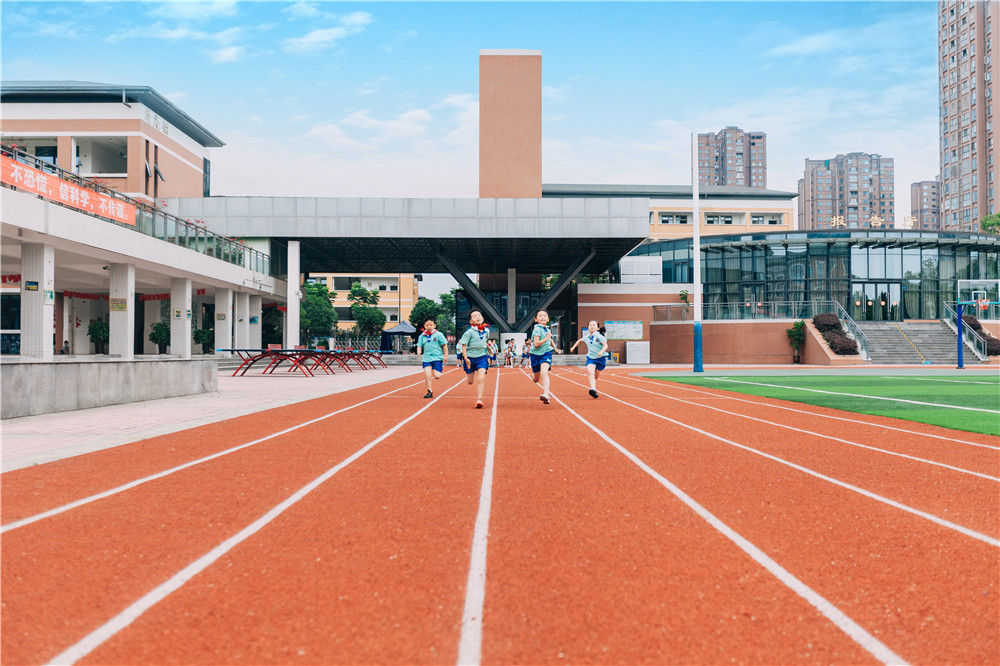 新都区旃檀中学图片