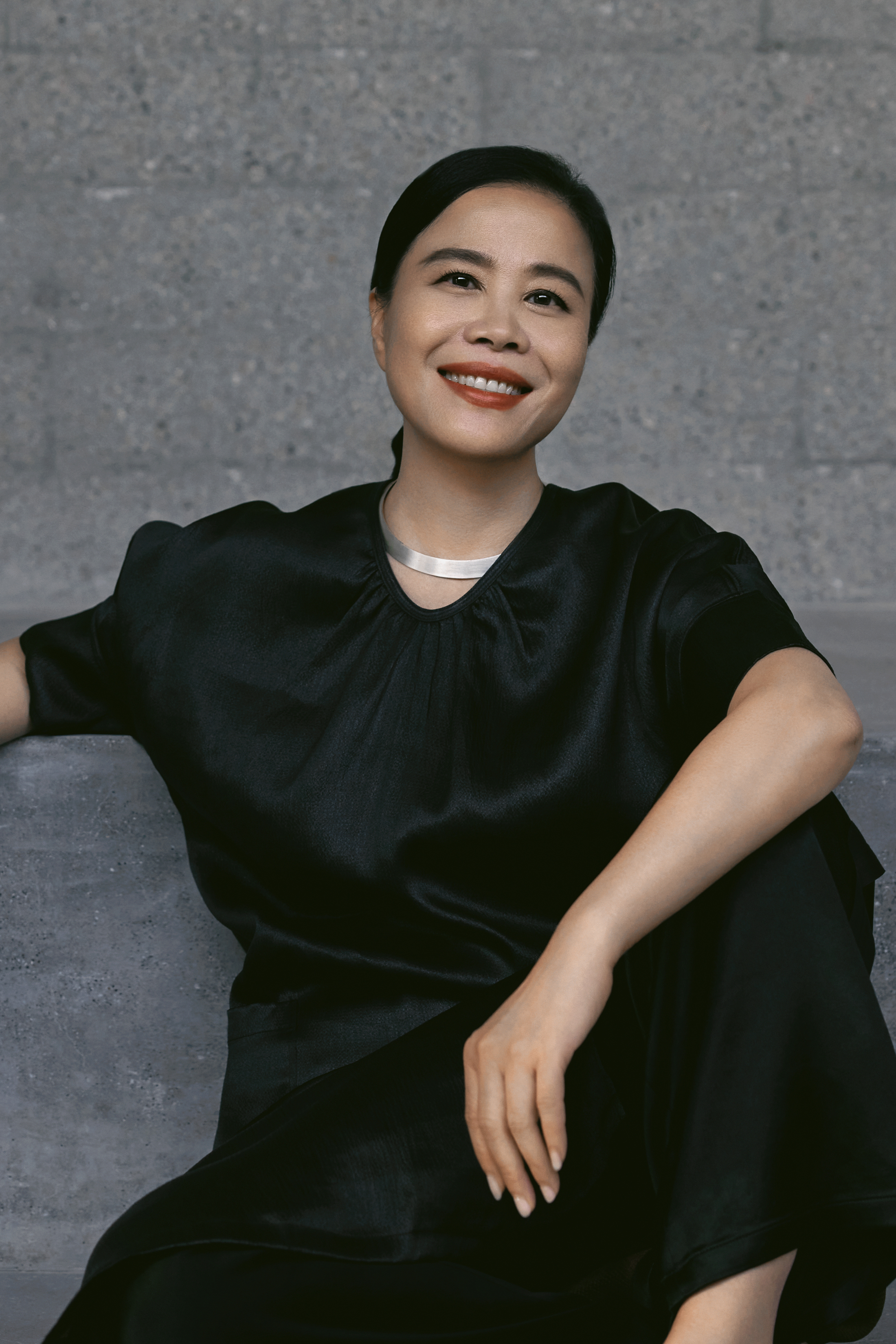 封神第一部片尾曲演唱者朱哲琴所有人内心还是有盏明灯