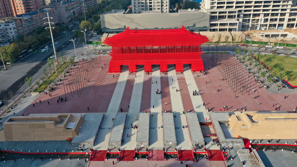 西安新地标—红色金属建成的1:1隋唐明德门 你爱了吗?