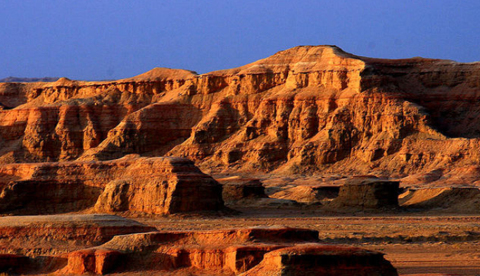 新疆准噶尔盆地魔鬼城属于典型的什么地貌