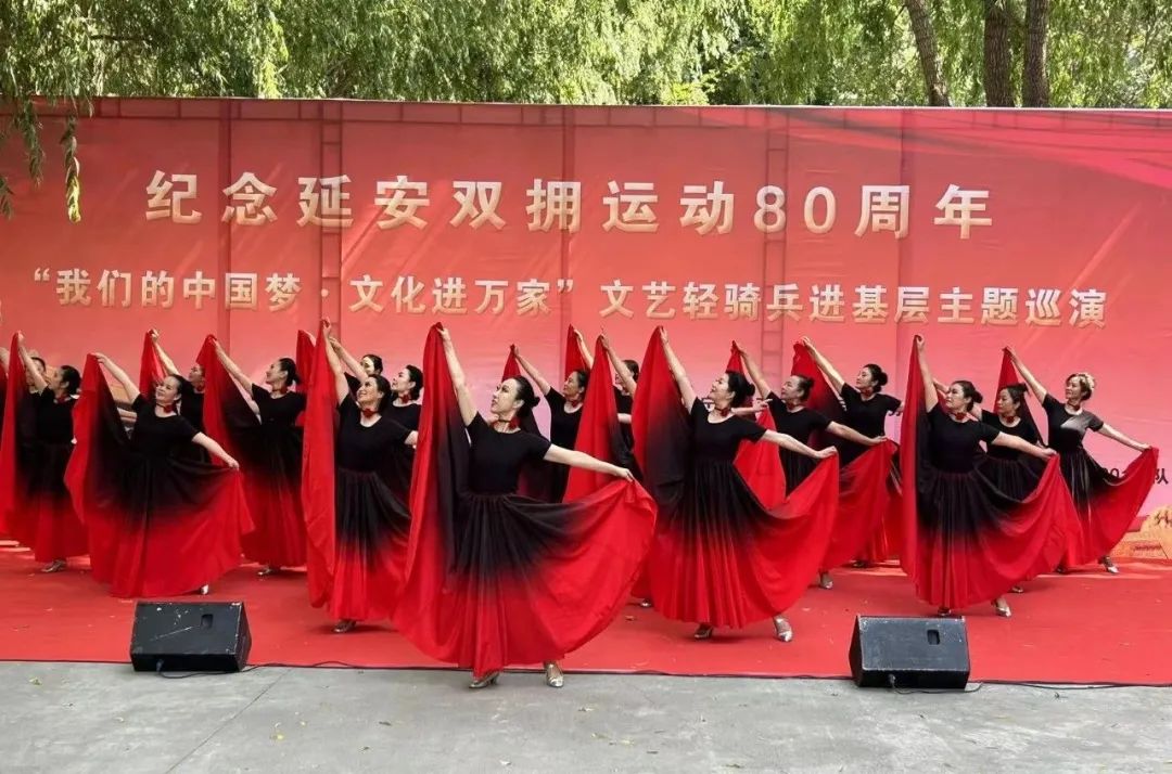 西宁市文化馆文艺轻骑兵进部队开展八一慰问演出