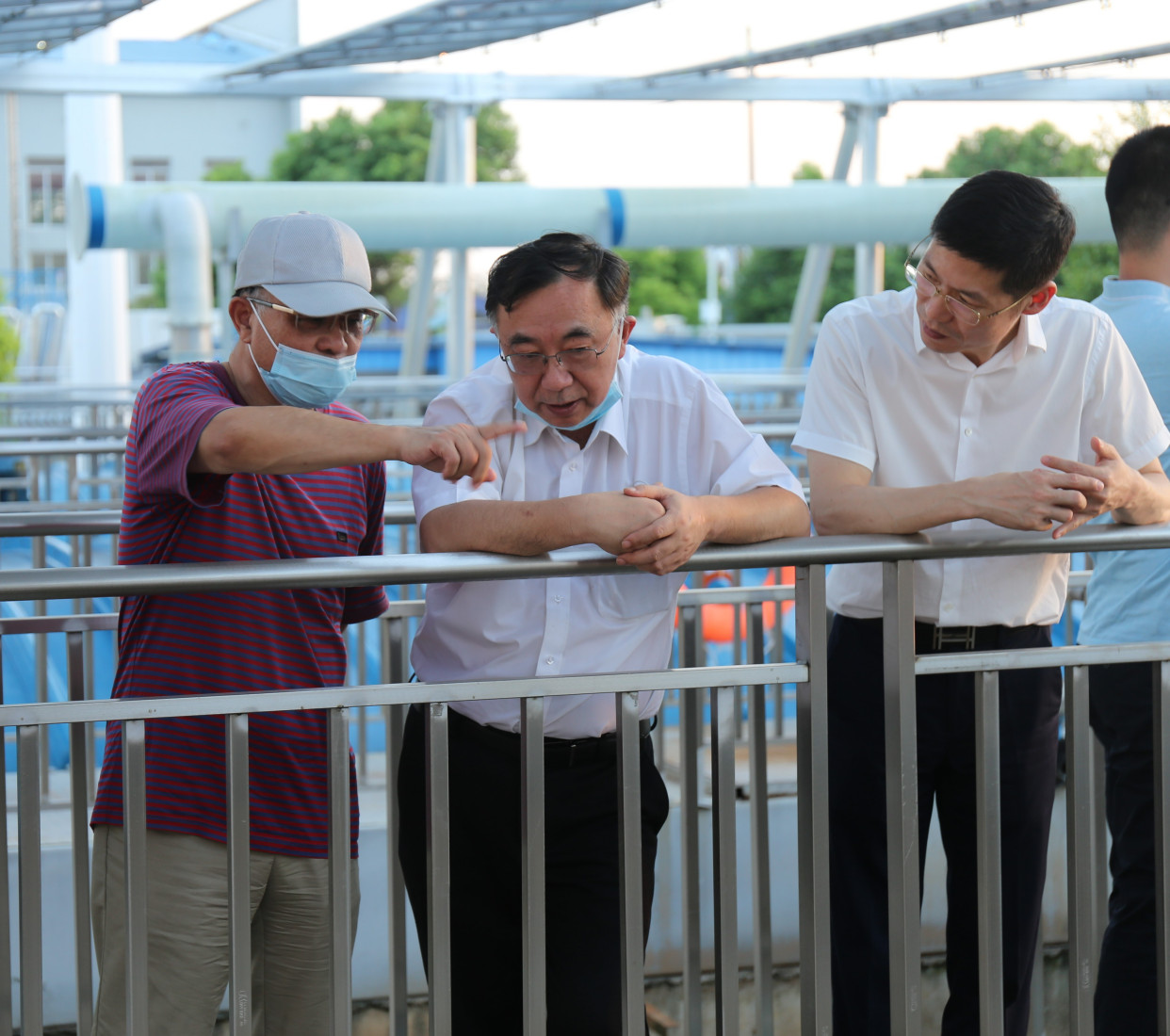 中国水协会长章林伟,同济大学教授戴晓虎等莅临三友环保考察指导