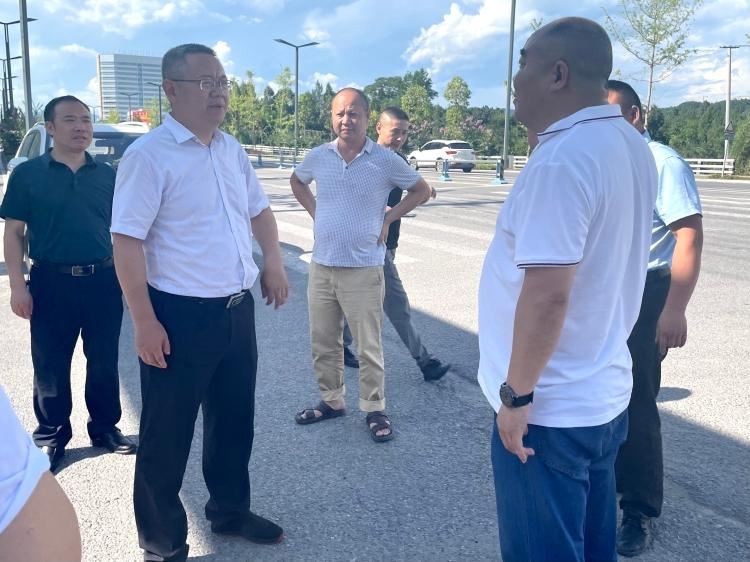 市科技局局长王茂生深入包保社区调研督导创文工作