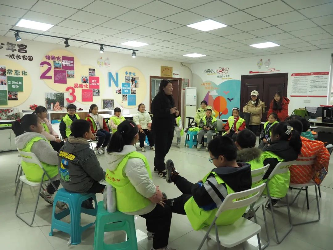 在各方力量的协同参与下,两江新区的微型少年宫活动取得了家长和小