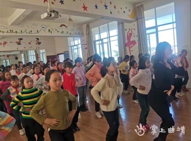 宣威市龙华小学:民族舞蹈跳起来
