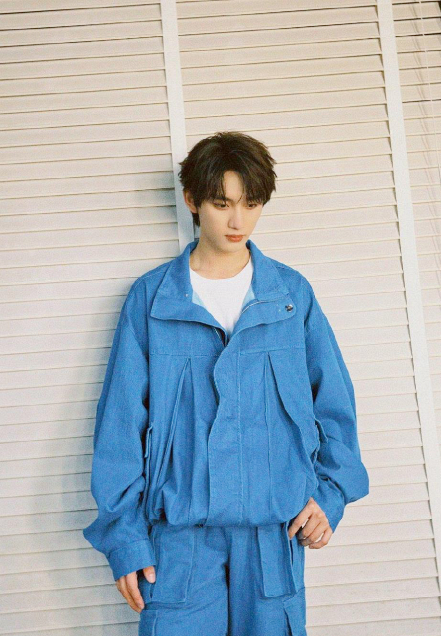 丁程鑫旧校服照[太开心][太开心]一点都没变