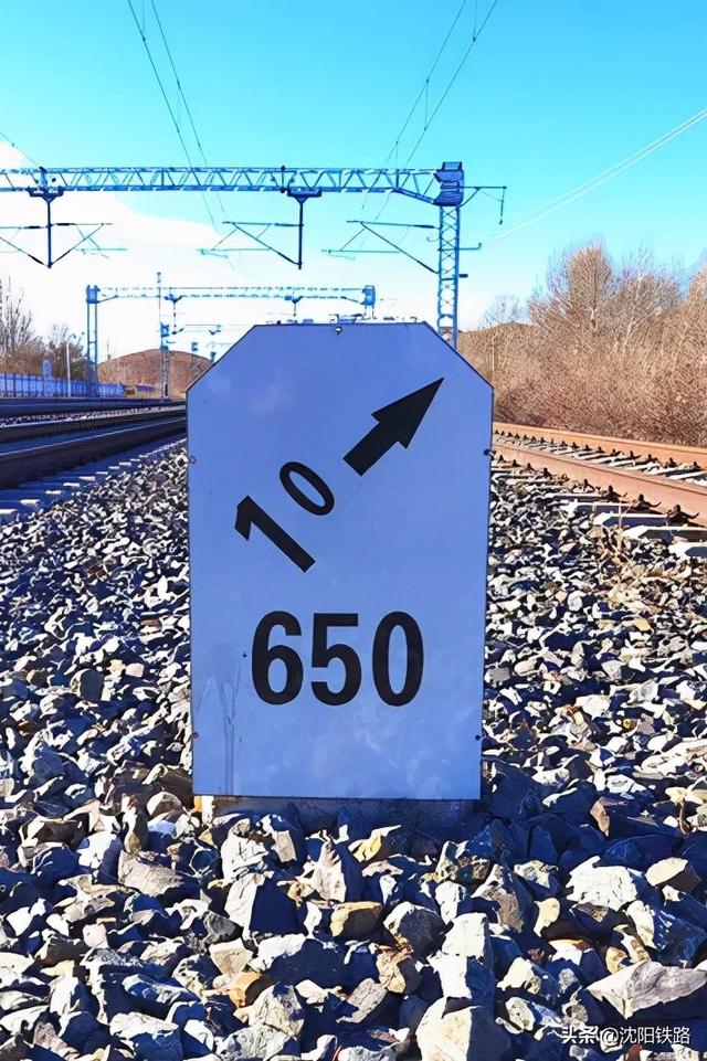 钢轨旁的"石墩子",原来这么多学问!