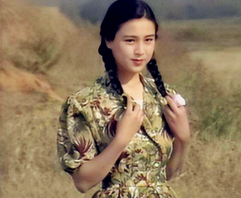 赵明明:最美赵飞燕,最火时嫁人,生娃后离婚,年过五旬过得如何