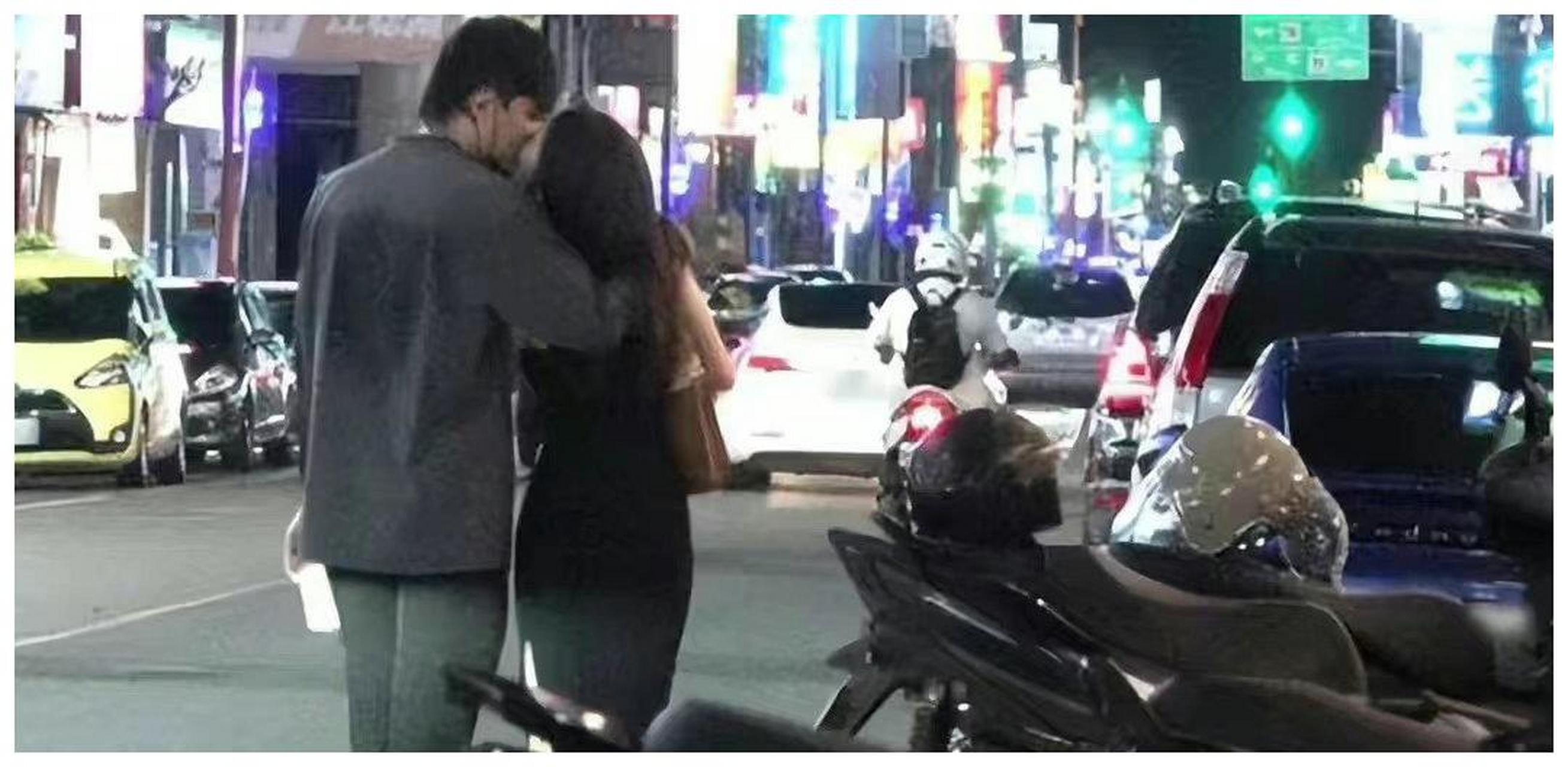 棒棒糖前成员敖犬没拍到和女朋友街头接吻,这么多年过去了敖犬还是