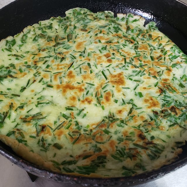 小蒜鸡蛋煎饼,简单易学,健康营养,老少皆宜