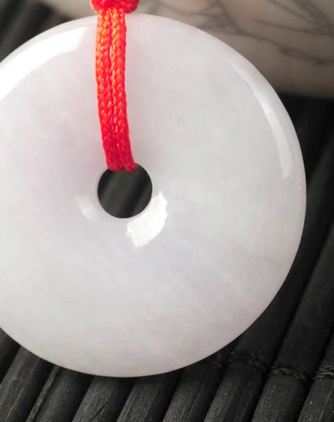 奶白色的翡翠是什么种?