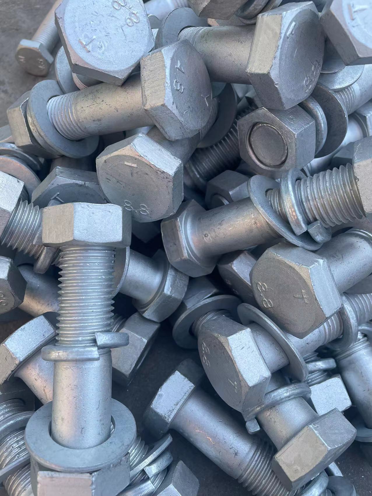 热镀锌螺栓安装注意事项