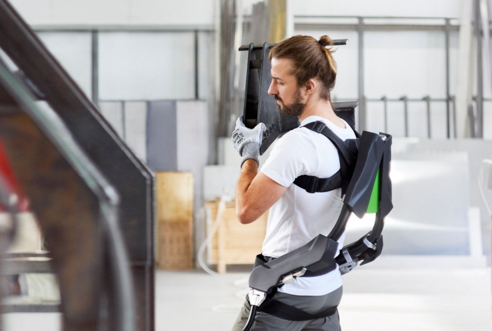 magnit 网络开始为仓库工人测试外骨骼