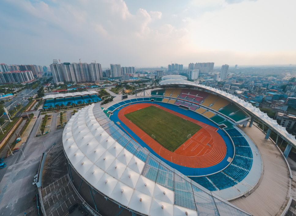 喜讯!贵港市体育中心田径运动场通过验收!