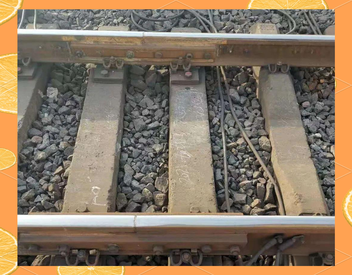 揭秘钢轨接头类型:为什么悬空式是铁路主流