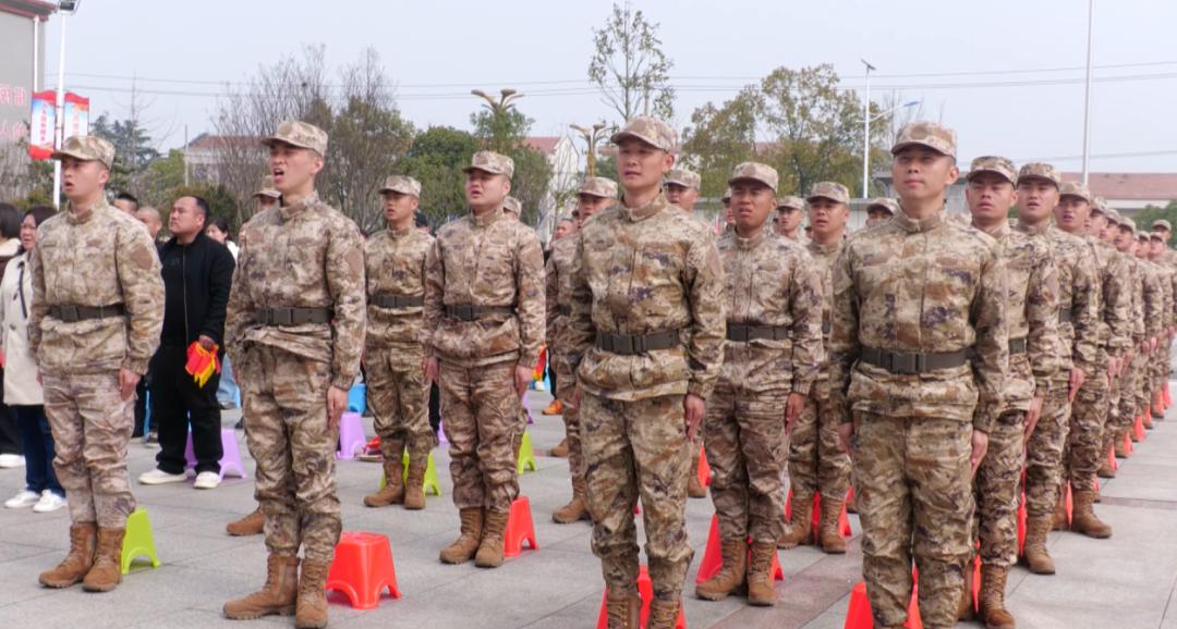 安陆新兵启程:以青春名帖,赴军营沙场