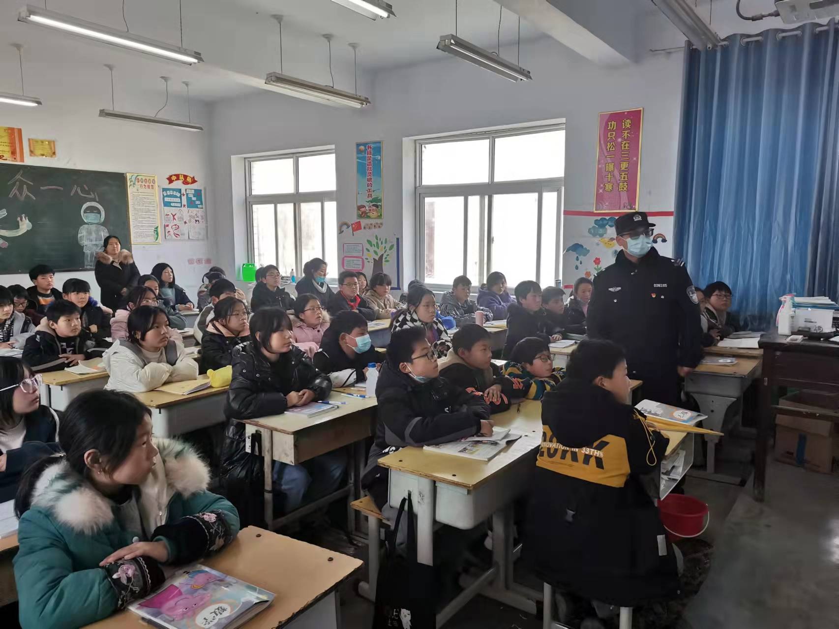 「徐庄镇中心小学」消防宣传进校园 安全知识伴"童"行