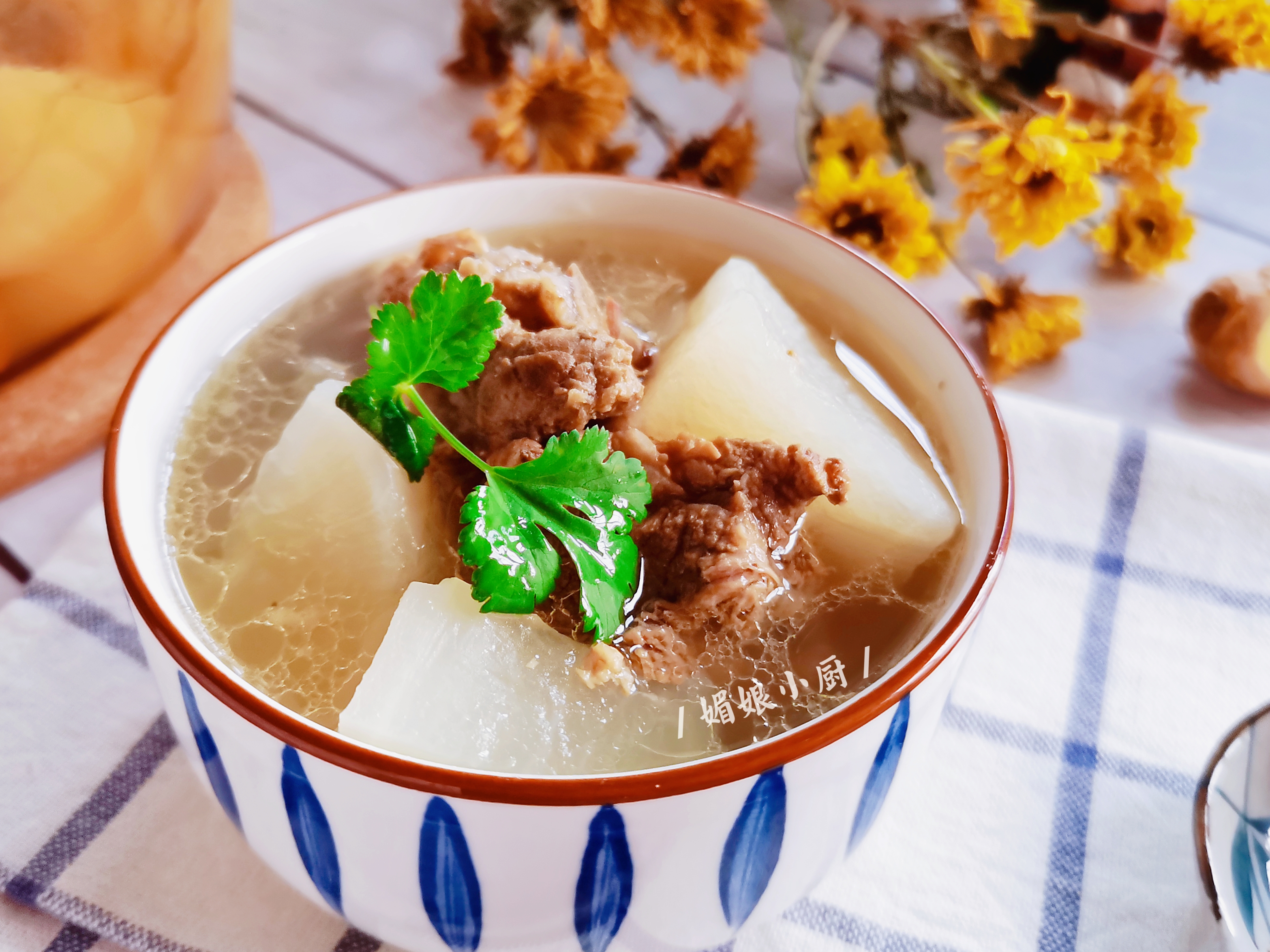 猪骨萝卜汤想炖得好喝,记住2个秘诀,多加猪骨少加水,慢火久煨