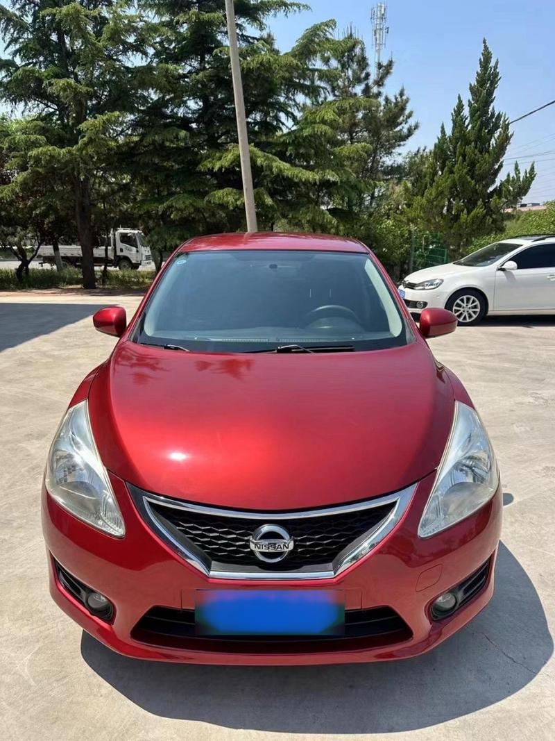 尼桑两厢车有哪几款红色