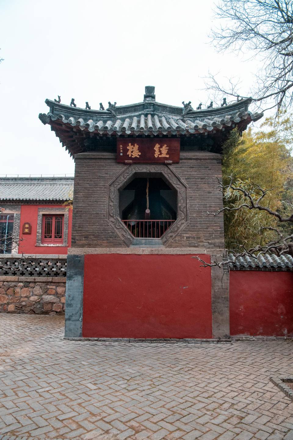 高登山普照寺图片