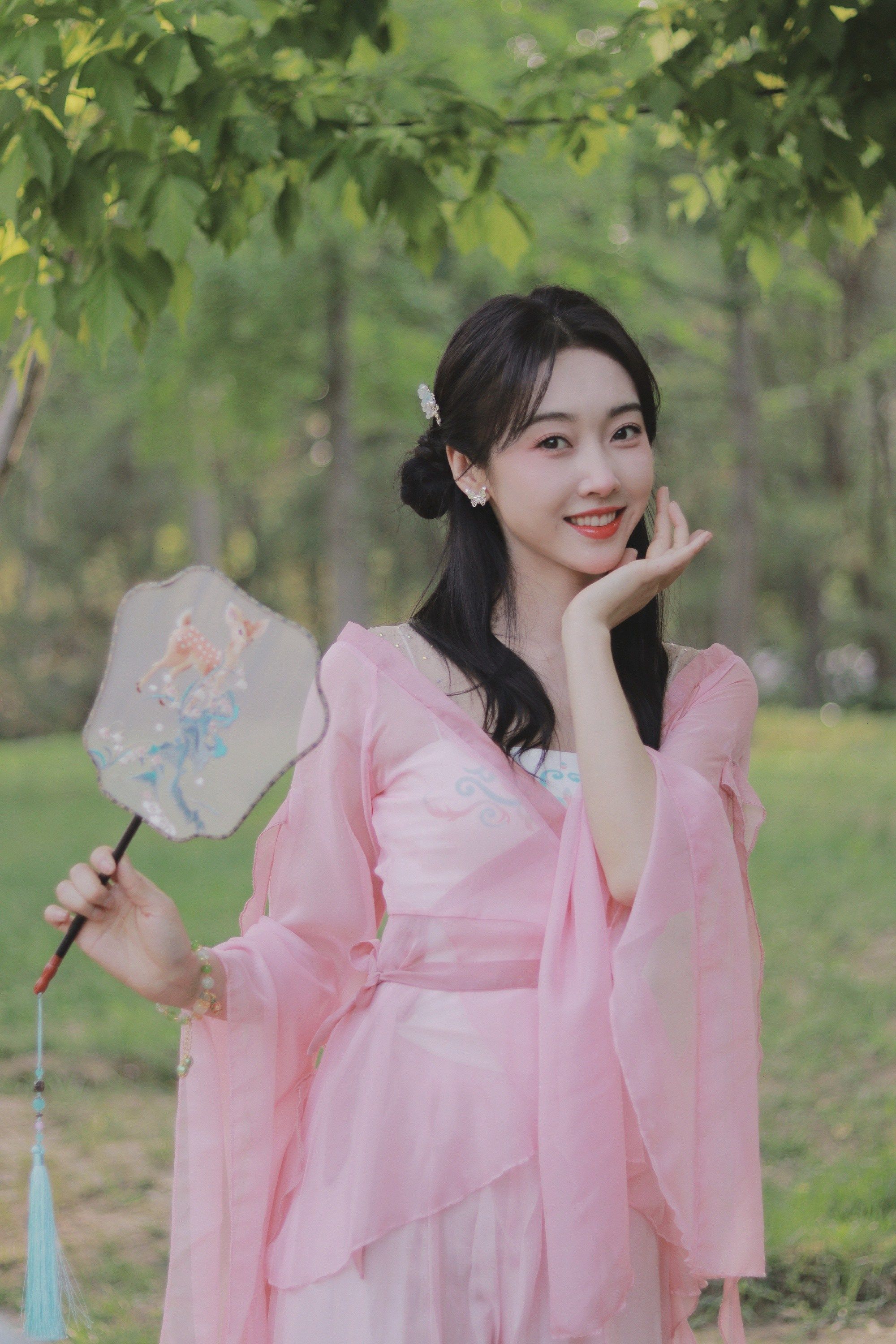 宣璐红色汉服仙气飘飘写真