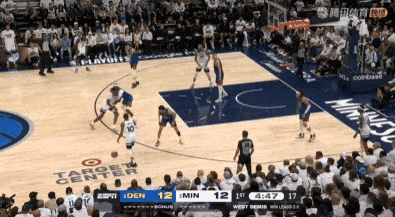 这个回合好不容易又点到了穆雷错位,但是里德的走位似乎并没有要吃