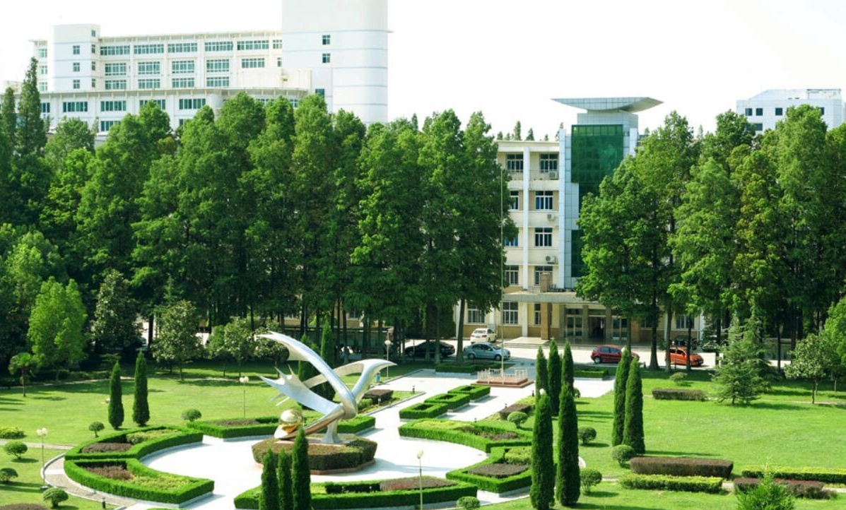 郑州轻工美术学院更名郑州美院,信阳师范更名信阳师大