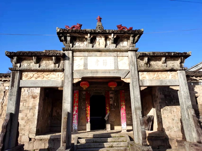 岳西县牌坊村:千年古村描绘美丽画卷